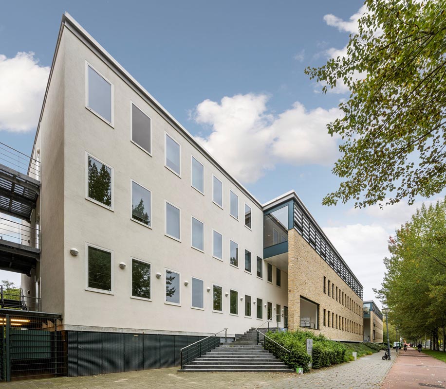 Naritaweg B 223 – Amsterdam